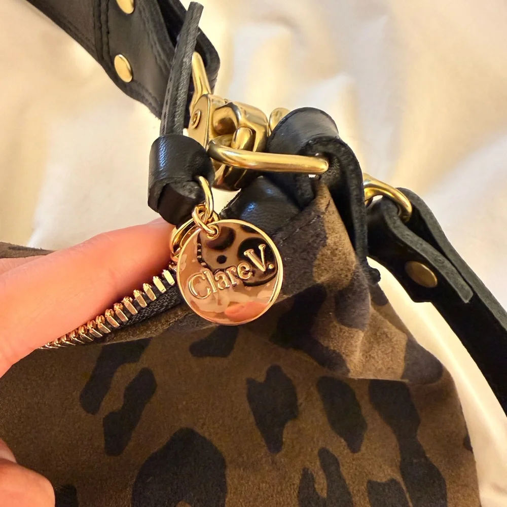 Clare V. Moyen Messenger Leopard - Picture 2 of 3